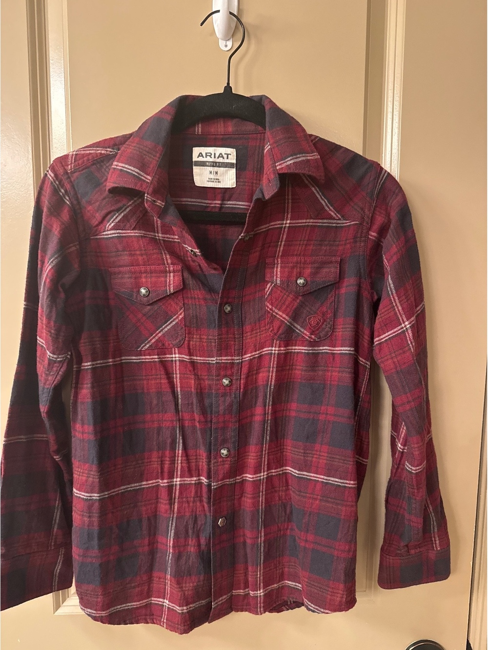 Ariat Men's Red and Navy Plaid Button-Up Shirt Size M